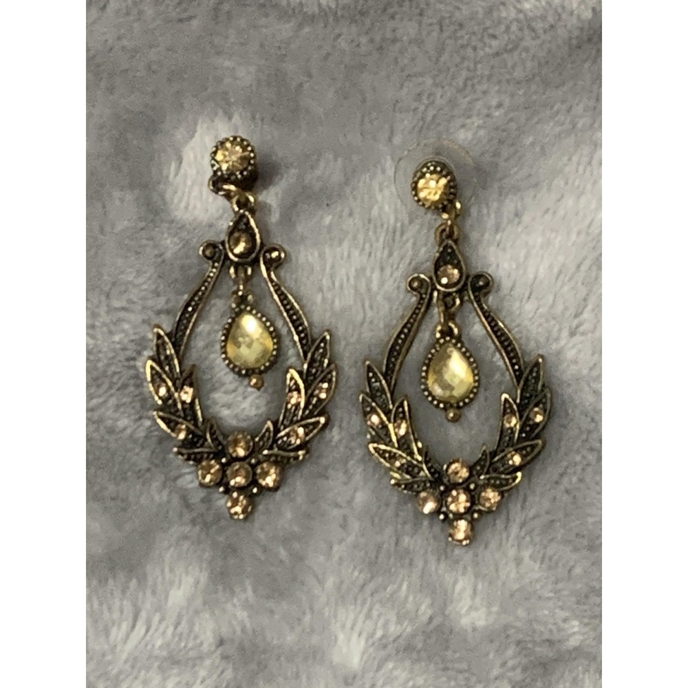 Vintage Style Laurel Wreath Dangle Teardrop Earrings Gold Tone Green Rhinestones